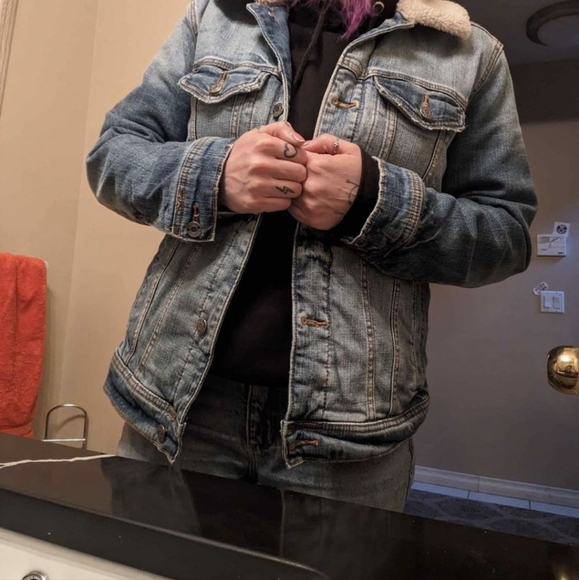 Hollister Sherpa lined denim jacket - Picture 6 of 6